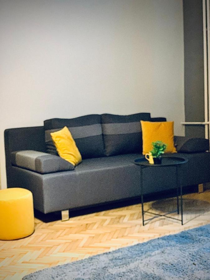 Hostel Sova Novi Sad Esterno foto