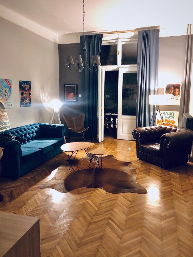 Hostel Sova Novi Sad Esterno foto