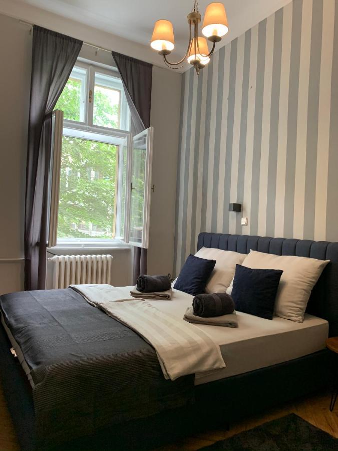 Hostel Sova Novi Sad Esterno foto