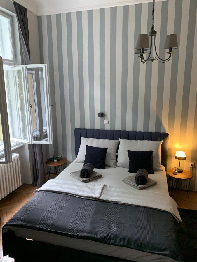 Hostel Sova Novi Sad Esterno foto