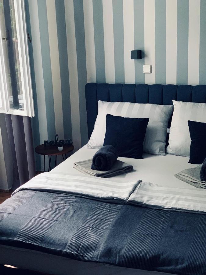 Hostel Sova Novi Sad Esterno foto