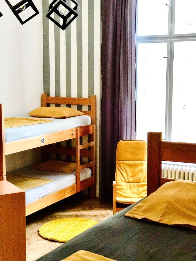 Hostel Sova Novi Sad Esterno foto