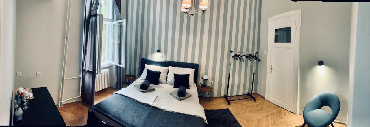 Hostel Sova Novi Sad Esterno foto